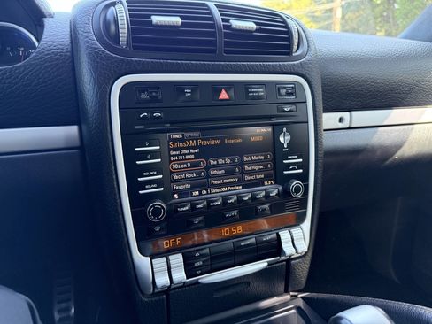 Used 2009 Porsche Cayenne GTS image 26