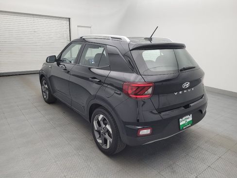 Used 2025 Hyundai Venue SEL FWD image 5