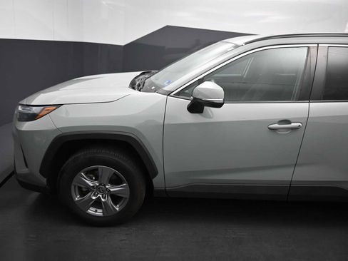 Used 2022 Toyota RAV4 XLE w/ XLE Grade Weather Package AWD/4WD image 17