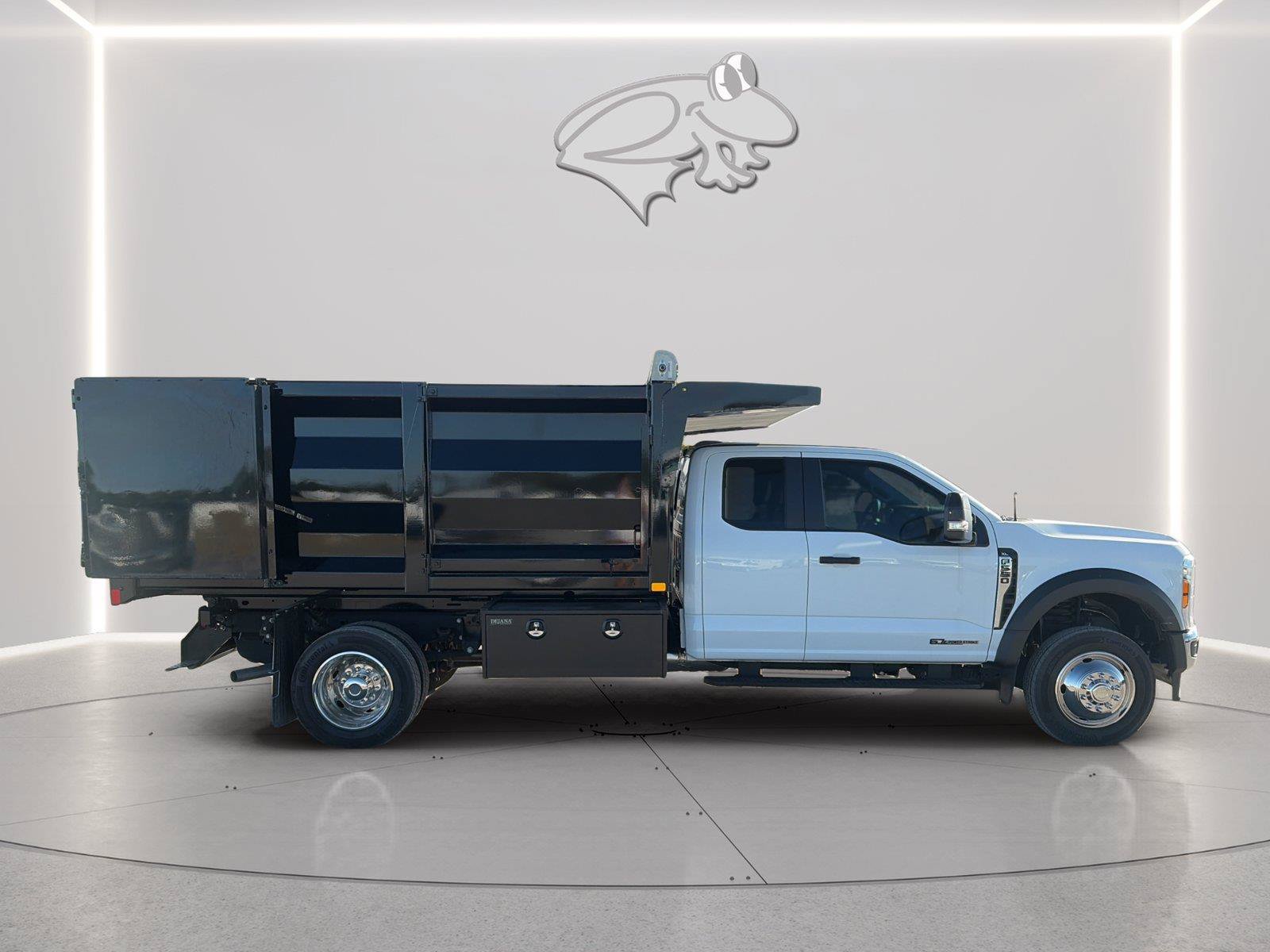 Used 2024 Ford F550 4x4 SuperCab Super Duty image 6