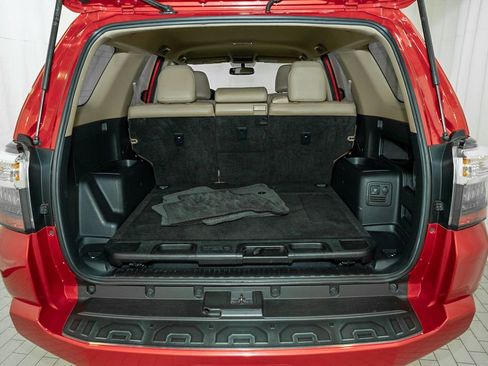 Used 2014 Toyota 4Runner SR5 image 5