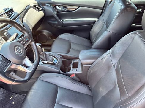 Used 2021 Nissan Rogue Sport SL w/ Premium Package FWD image 16