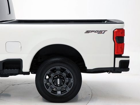 Used 2023 Ford F250 Lariat w/ Lariat Ultimate Package AWD/4WD image 7