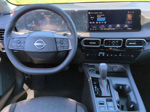 New 2026 Nissan Sentra SR w/ SR Premium Package FWD image 30