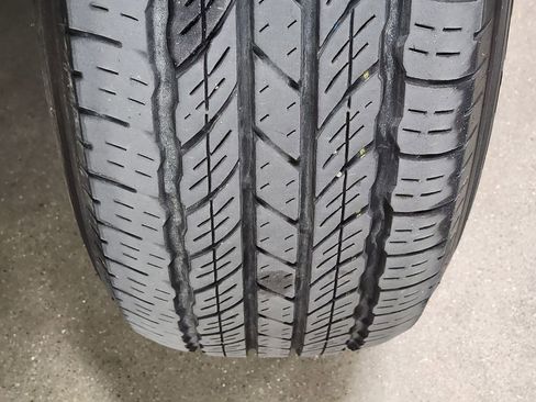 Used 2023 Toyota Tacoma SR5 w/ Technology Package image 31