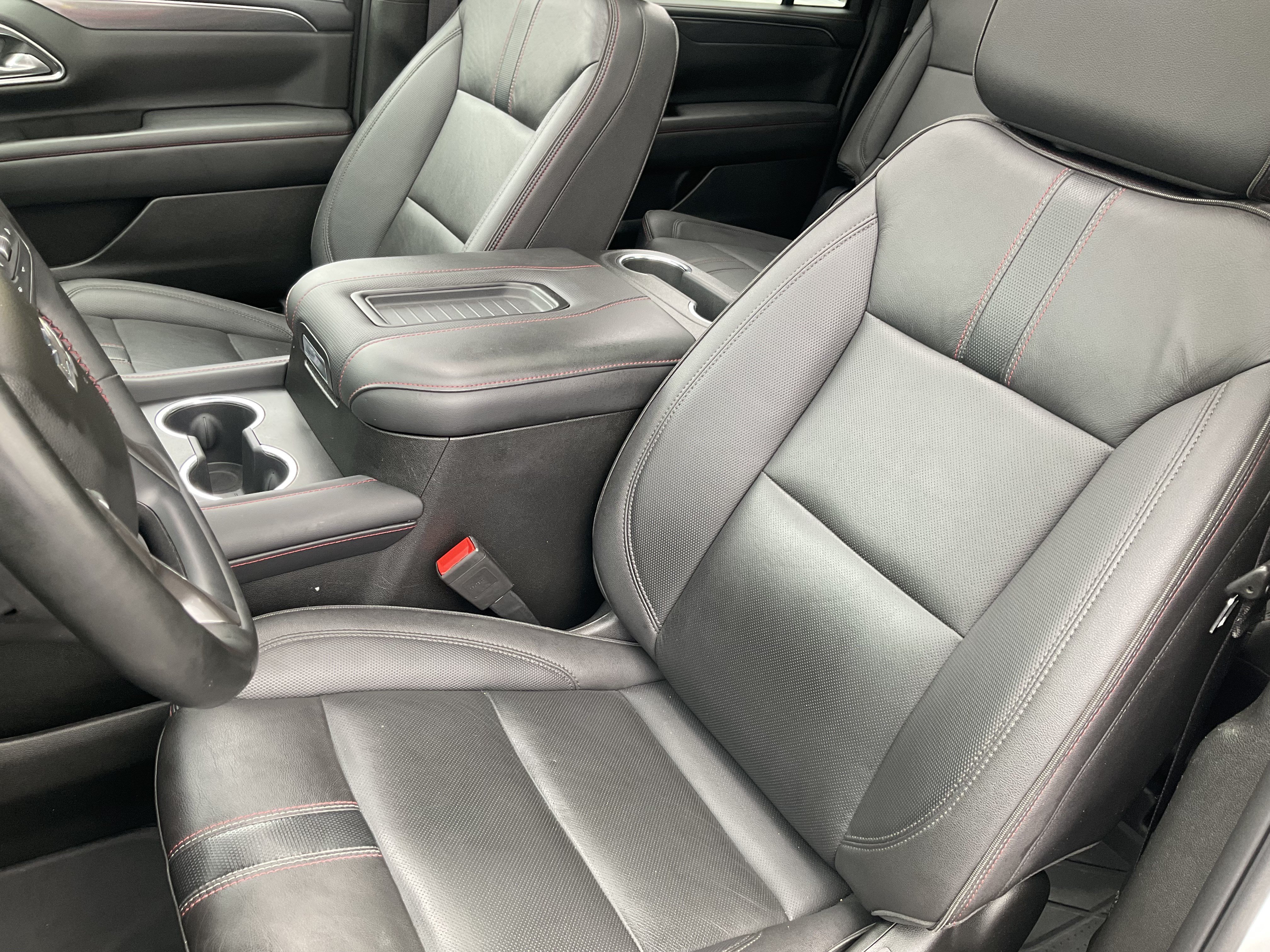 Used 2023 Chevrolet Suburban RST w/ Luxury Package AWD/4WD image 30