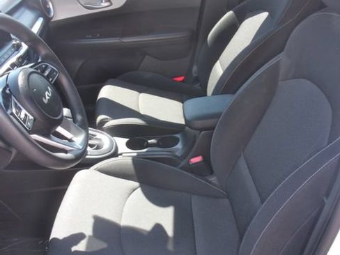 Used 2024 Kia Forte LXS w/ LXS Technology Package FWD image 18