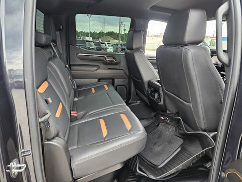 Used 2023 GMC Sierra 1500 AT4 w/ AT4 Premium Package AWD/4WD image 19