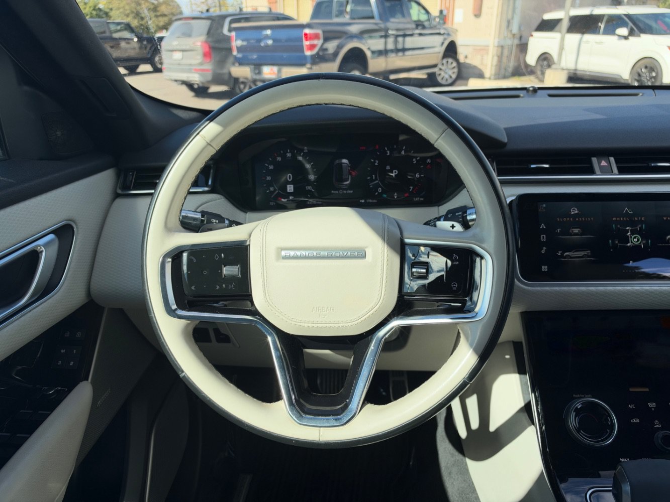 Used 2021 Land Rover Range Rover Velar R-Dynamic S AWD/4WD image 13