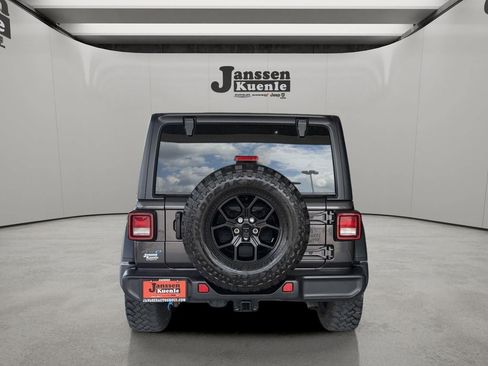 Used 2024 Jeep Wrangler Unlimited AWD/4WD image 2