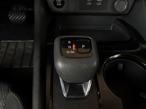Used 2025 Nissan Rogue SV FWD image 24