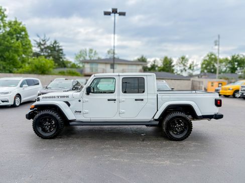 Used 2025 Jeep Gladiator Sport AWD/4WD image 12