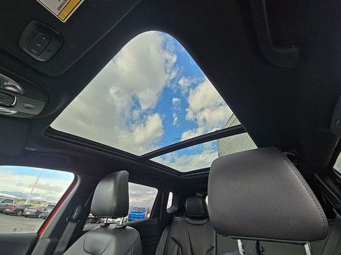 Used 2022 Jeep Compass Limited w/ (RED) Package image 38