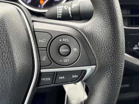 Used 2021 Toyota Camry LE image 28