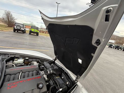 Used 2005 Chevrolet Corvette Convertible w/ Preferred Equipment Group image 39