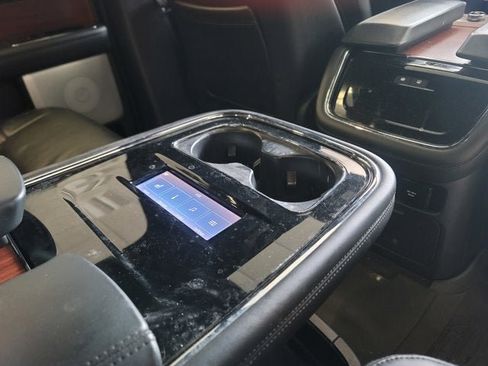 Used 2023 Lincoln Navigator Reserve AWD/4WD image 10