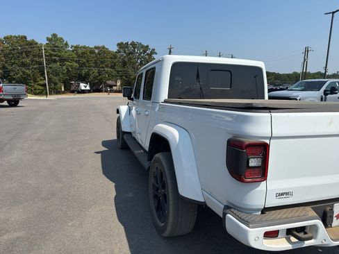 Used 2023 Jeep Gladiator Overland AWD/4WD image 5