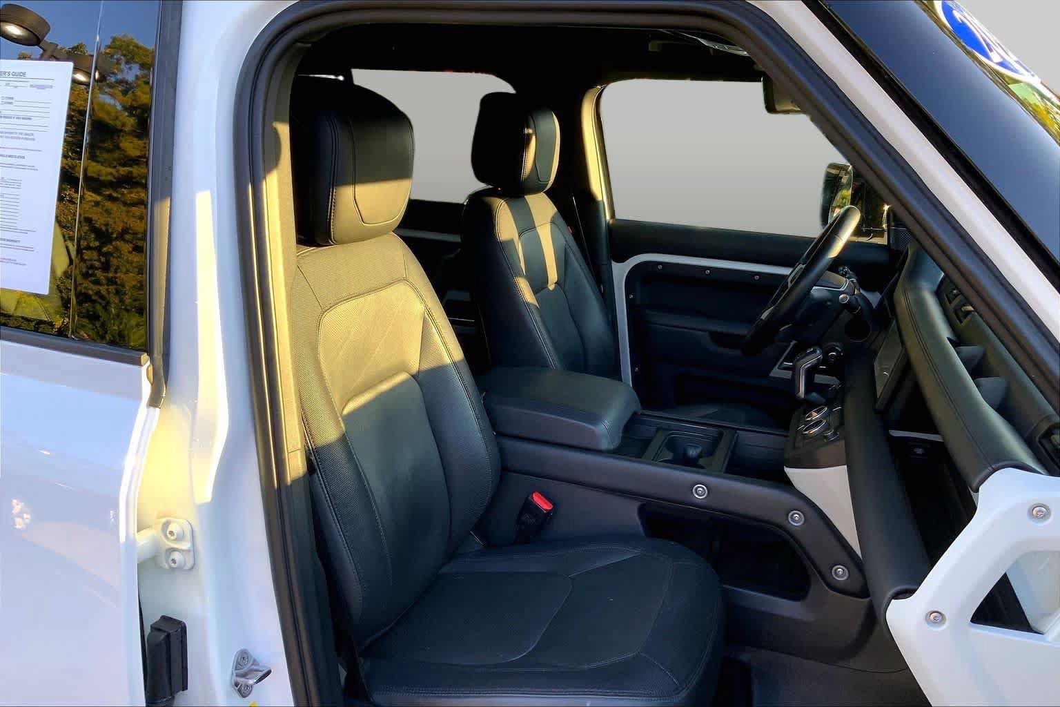 Used 2024 Land Rover Defender 110 X-Dynamic SE AWD/4WD image 8