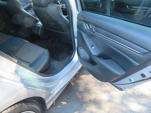 Used 2018 Honda Accord Sport image 39