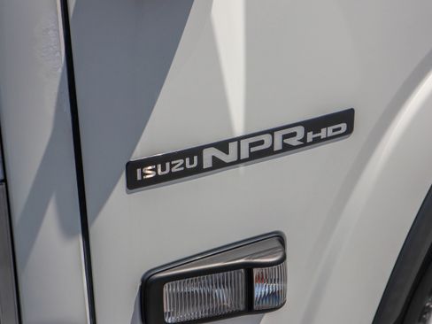 Used 2024 Isuzu NPR image 36