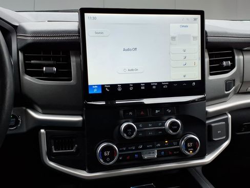 Used 2024 Ford Expedition XLT image 17