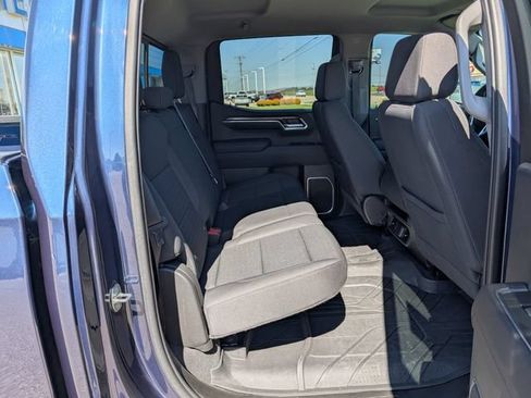 Used 2023 Chevrolet Silverado 1500 LT w/ Convenience Package II AWD/4WD image 5