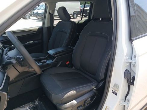 Used 2023 Jeep Grand Cherokee L Laredo RWD image 34