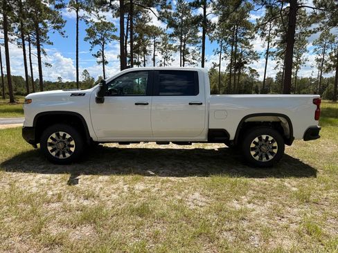 New 2026 Chevrolet Silverado 2500 Custom w/ Custom Value Package AWD/4WD image 2