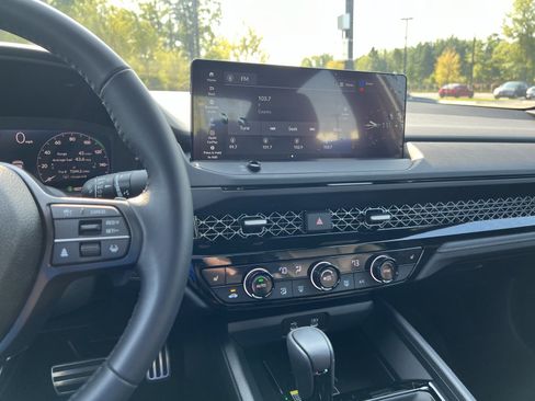 Used 2025 Honda Accord Sport image 31