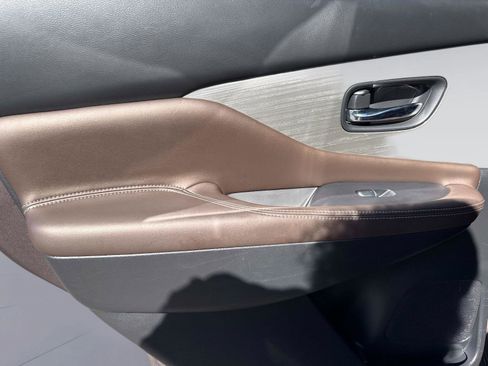 Used 2018 Nissan Murano Platinum w/ Cargo Package image 13