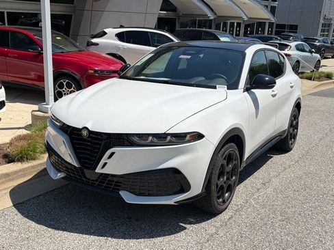 New 2026 Alfa Romeo Tonale AWD/4WD image 2