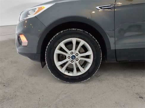 Used 2019 Ford Escape SE image 14