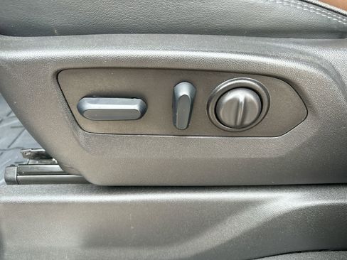 Used 2023 Chevrolet Silverado 3500 High Country image 12