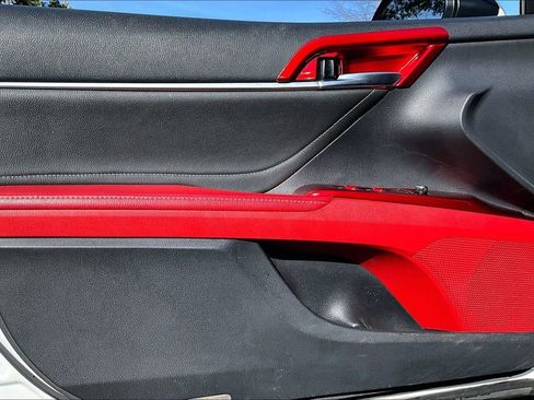 Used 2018 Toyota Camry XSE image 25