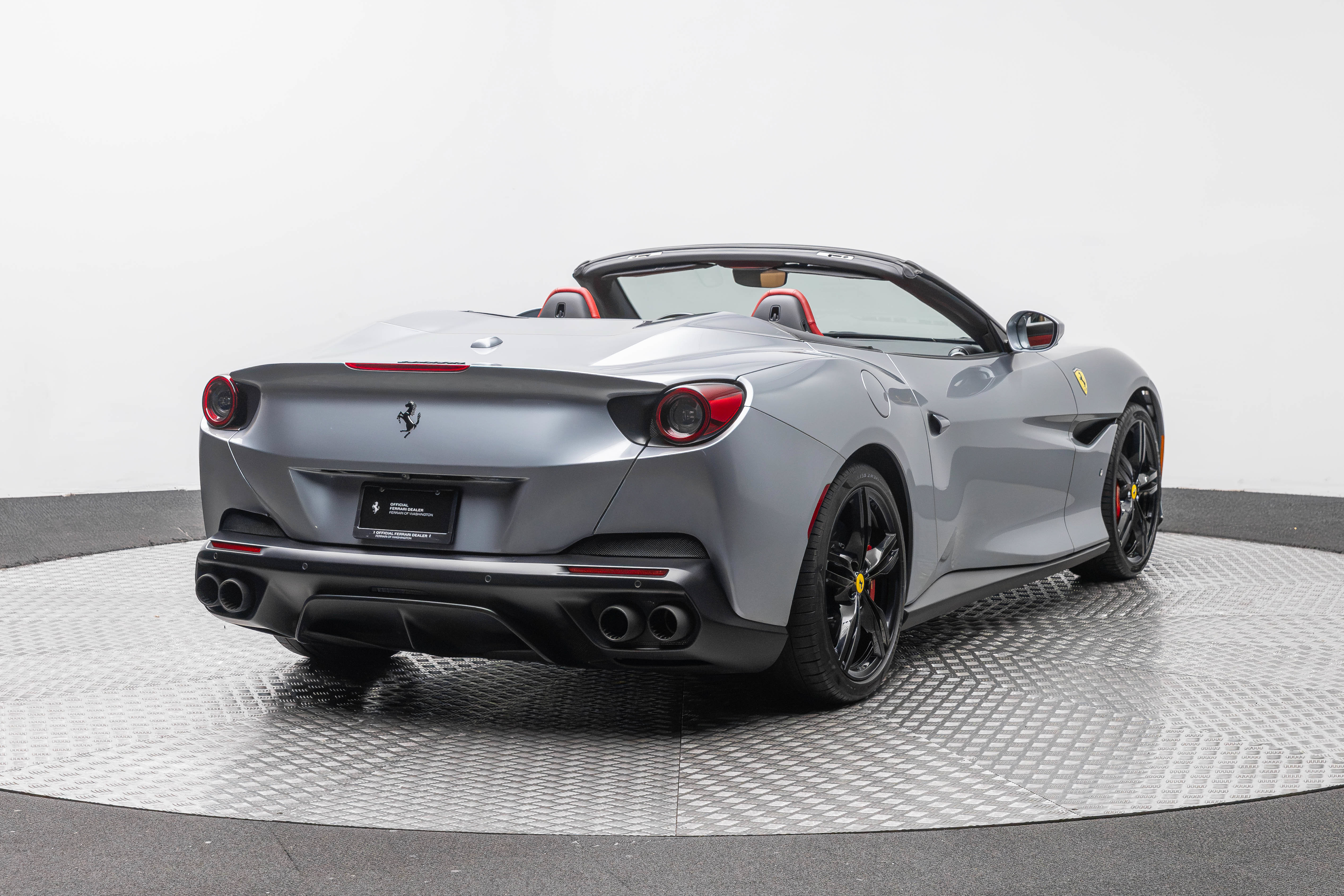Certified 2019 Ferrari Portofino RWD image 7