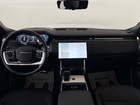 Certified 2025 Land Rover Range Rover SV image 27