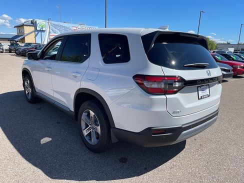 New 2025 Honda Pilot EX-L image 3