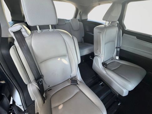 Used 2018 Honda Odyssey EX-L image 19
