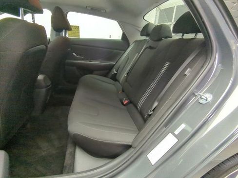 Used 2025 Hyundai Elantra SEL FWD image 26