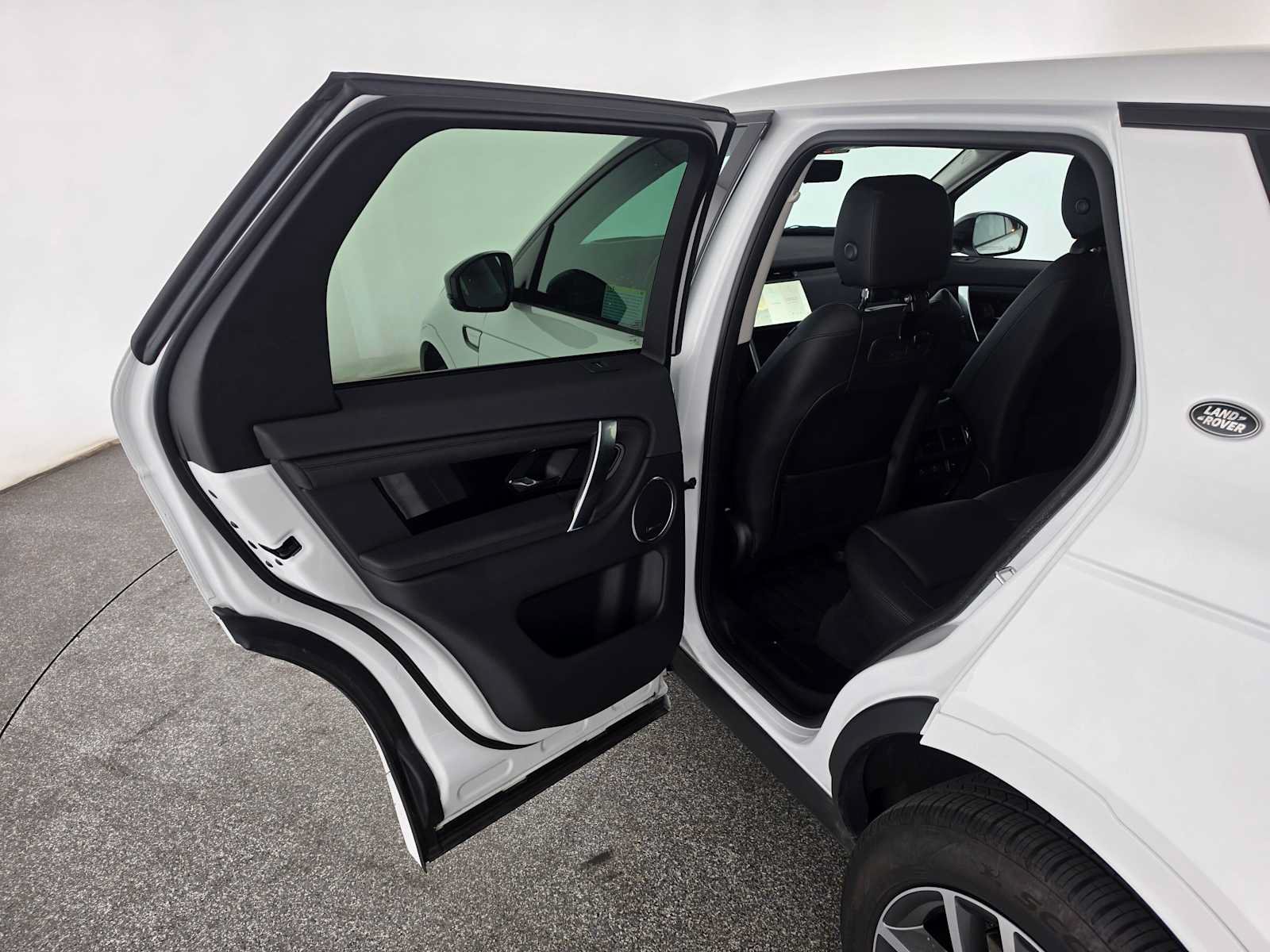 Used 2025 Land Rover Discovery Sport S AWD/4WD image 15