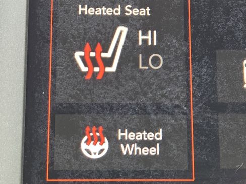 Used 2019 Jeep Cherokee Trailhawk w/ Cold Weather Group image 8