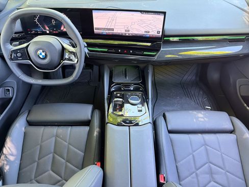 Used 2025 BMW 530i xDrive w/ Premium Package AWD/4WD image 17