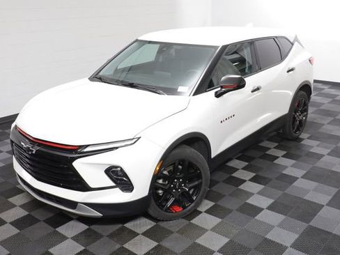 Used 2023 Chevrolet Blazer LT w/ Driver Confidence Package image 2