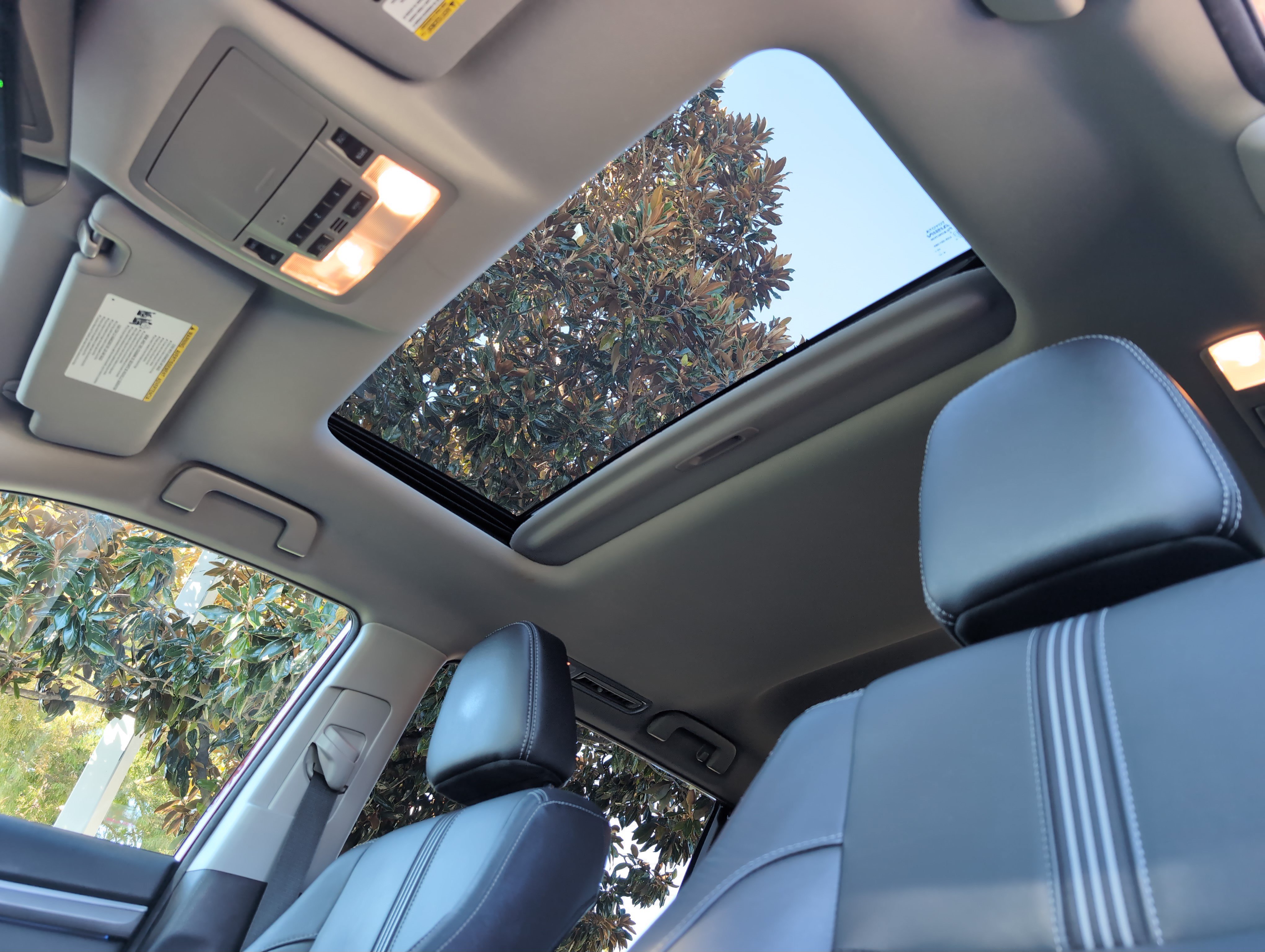 Used 2018 Toyota Highlander SE AWD/4WD image 28