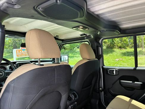 Used 2020 Jeep Gladiator Sport w/ Quick Order Package 24S AWD/4WD image 23