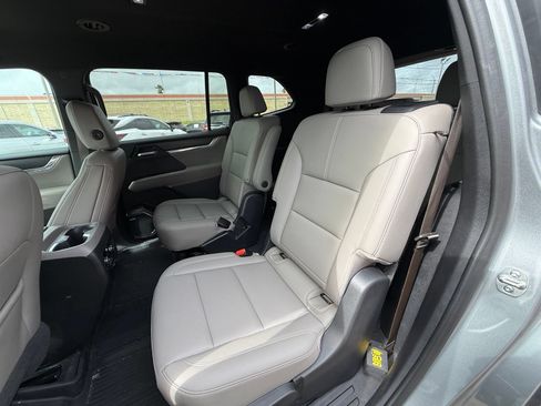 Used 2024 GMC Acadia Elevation w/ Luxury Package FWD image 13