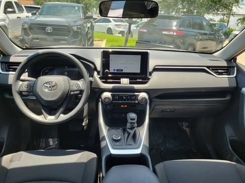 Used 2025 Toyota RAV4 LE AWD/4WD image 9