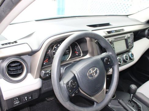 Used 2015 Toyota RAV4 LE FWD image 12