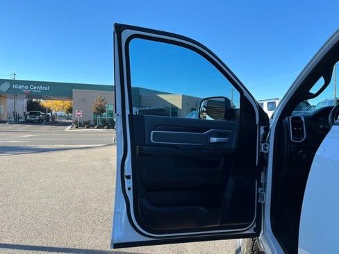 Used 2022 RAM 2500 Big Horn w/ Level A Equipment Group AWD/4WD image 26