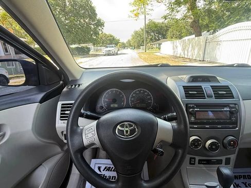 Used 2012 Toyota Corolla LE FWD image 16